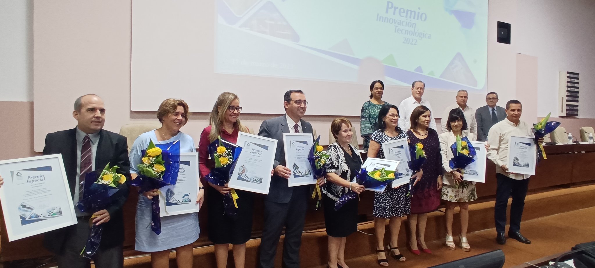 Entregan premios nacionales a la Innovación Tecnológica y los Especiales de 2021 del CITMA