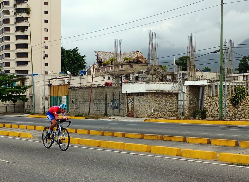 En La Guaira, metas intermedias para el ciclismo de ruta cubano