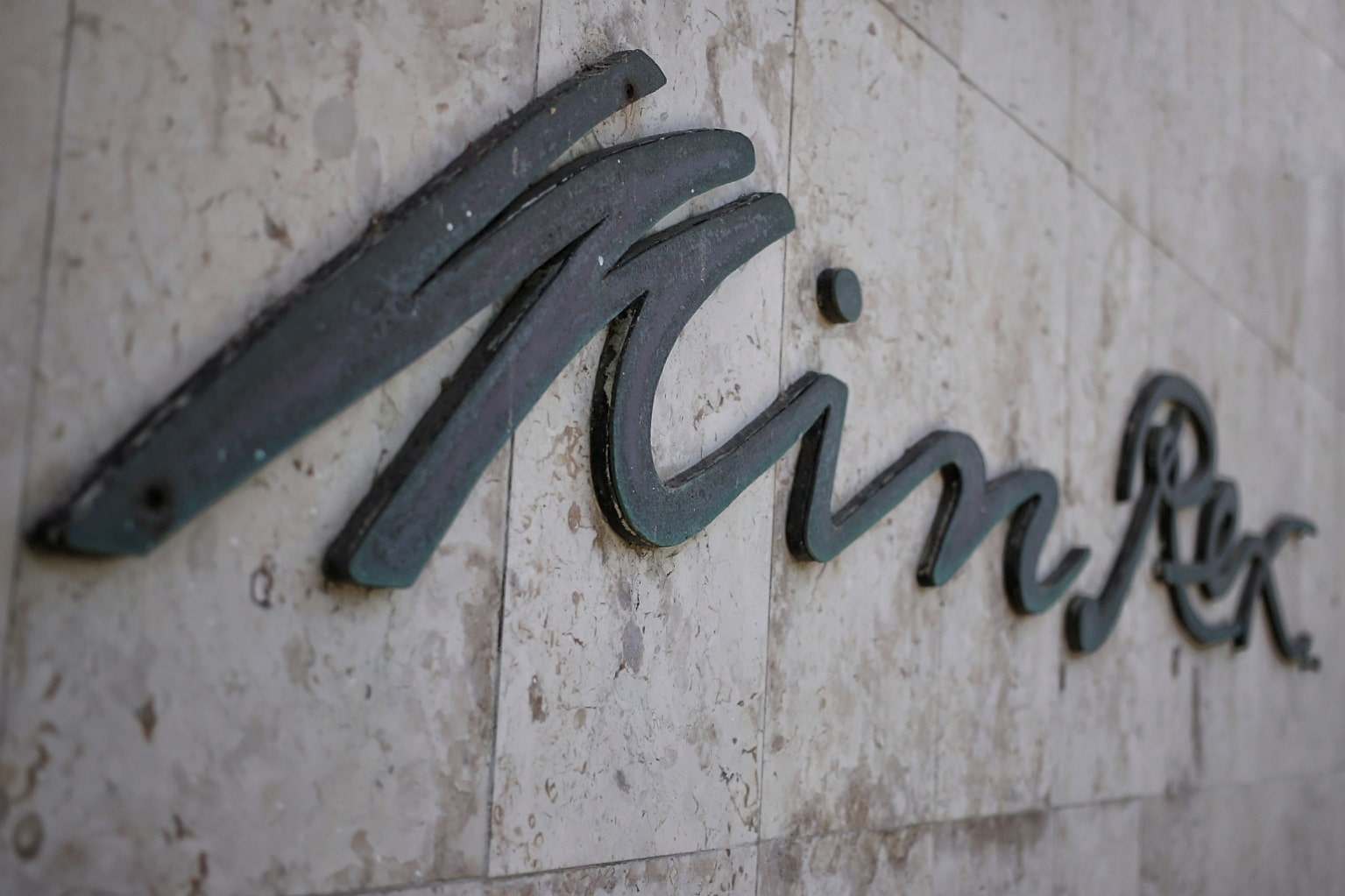 Informa Ernesto Soberón sobre legalizaciones del Minrex