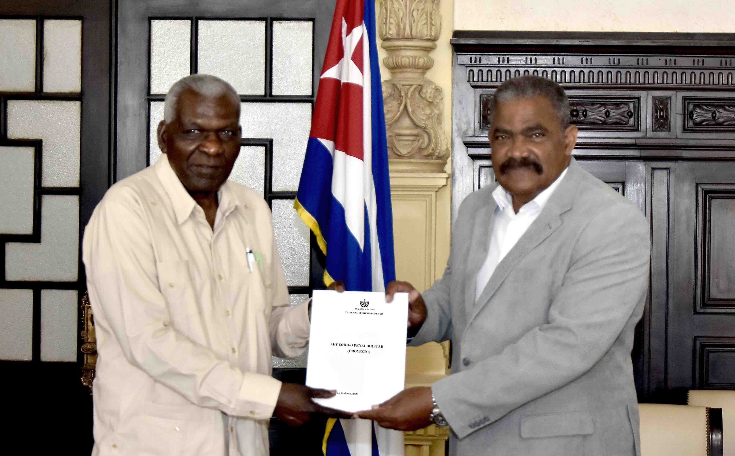 Tribunal Supremo y Parlamento Cubano