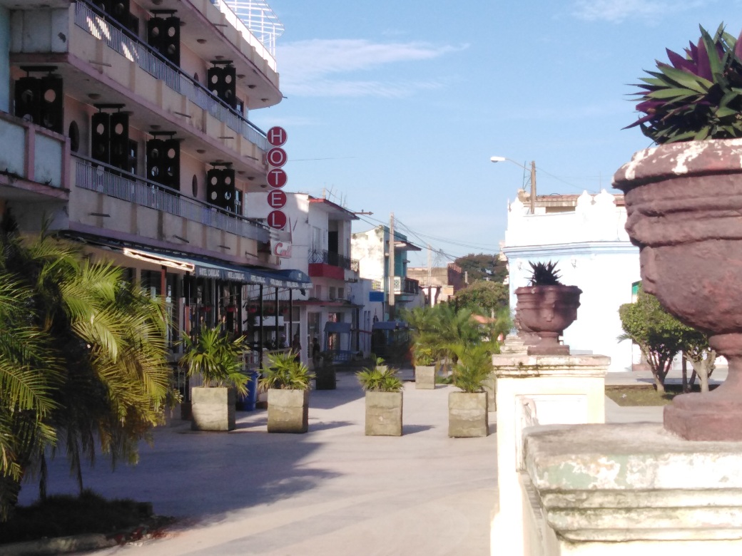 Pasados 10 días del fuerte impacto de las intensas lluvias en la oriental provincia de Las Tunas, entre el 6 y el 10 de junio, se han recuperado 13 de las 52 viviendas afectadas y la totalidad de las interrupciones eléctricas.