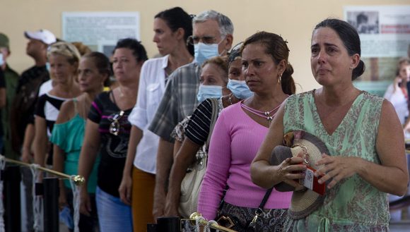 Sepelio de los fallecidos en incendio de supertanqueros (Foto:  Ismael Francisco/ Cubadebate)