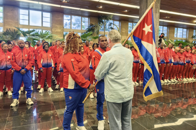 Díaz-Canel abanderó delegación cubana para Juegos Panamericanos Santiago 2023