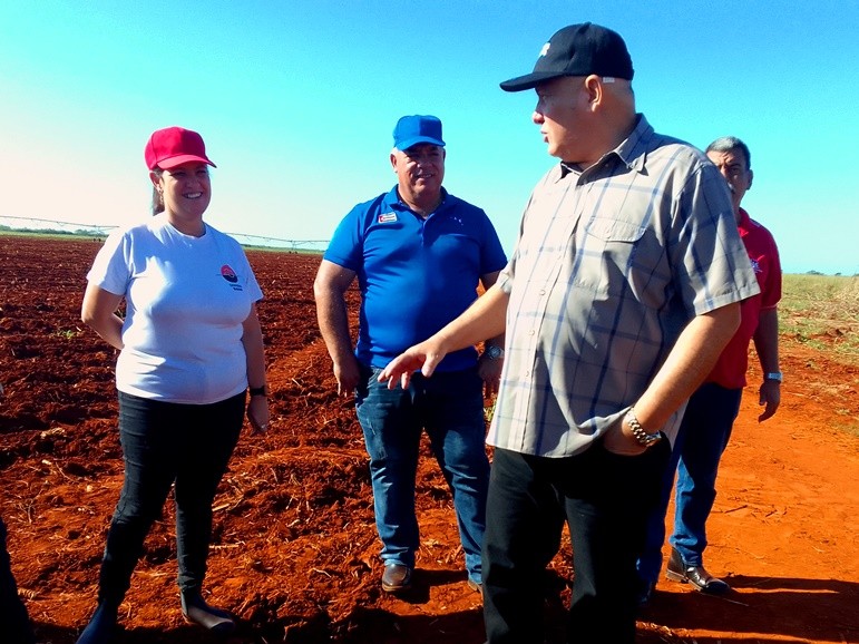 Recorrió vice primer ministro Tapia Fonseca empresa agropecuaria de Cienfuegos