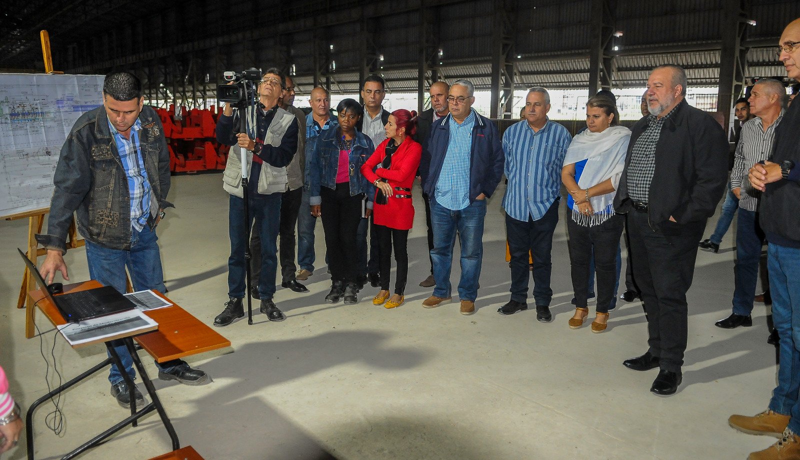 Primer ministro visita la Antillana de Acero