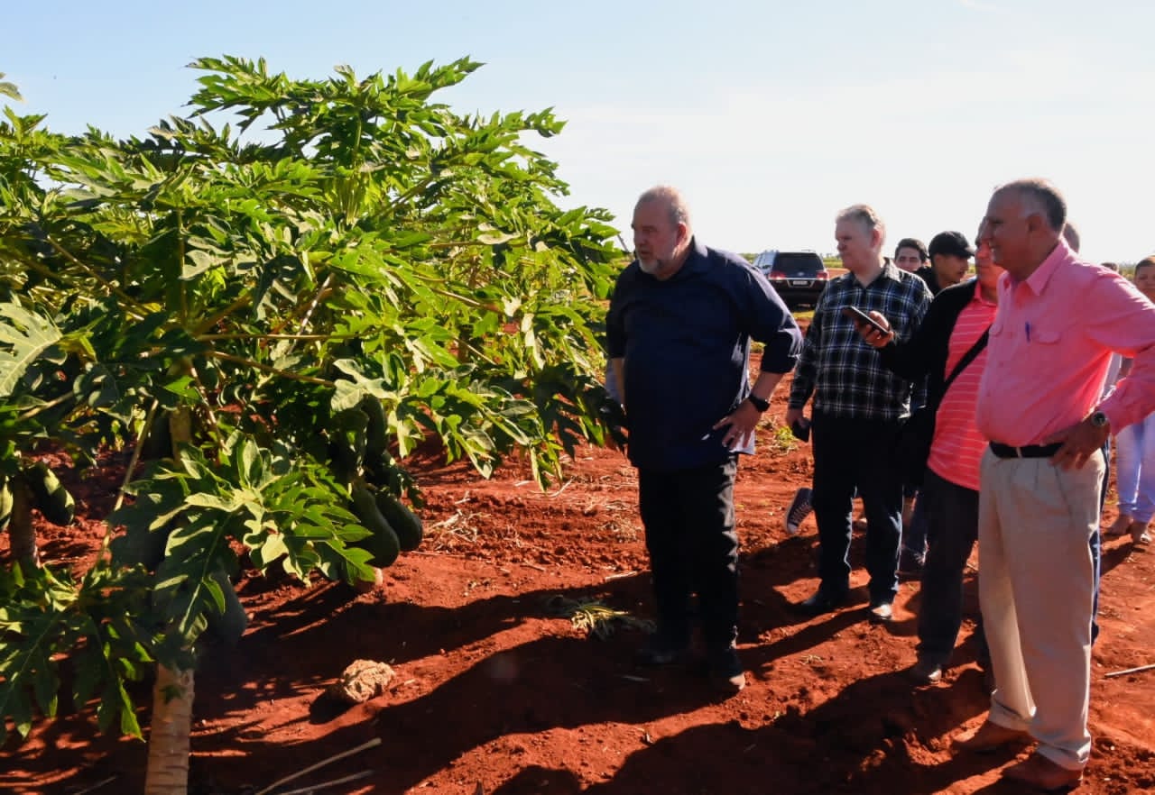 Recorrió primer ministro cubano objetivos económicos y sociales en Artemisa