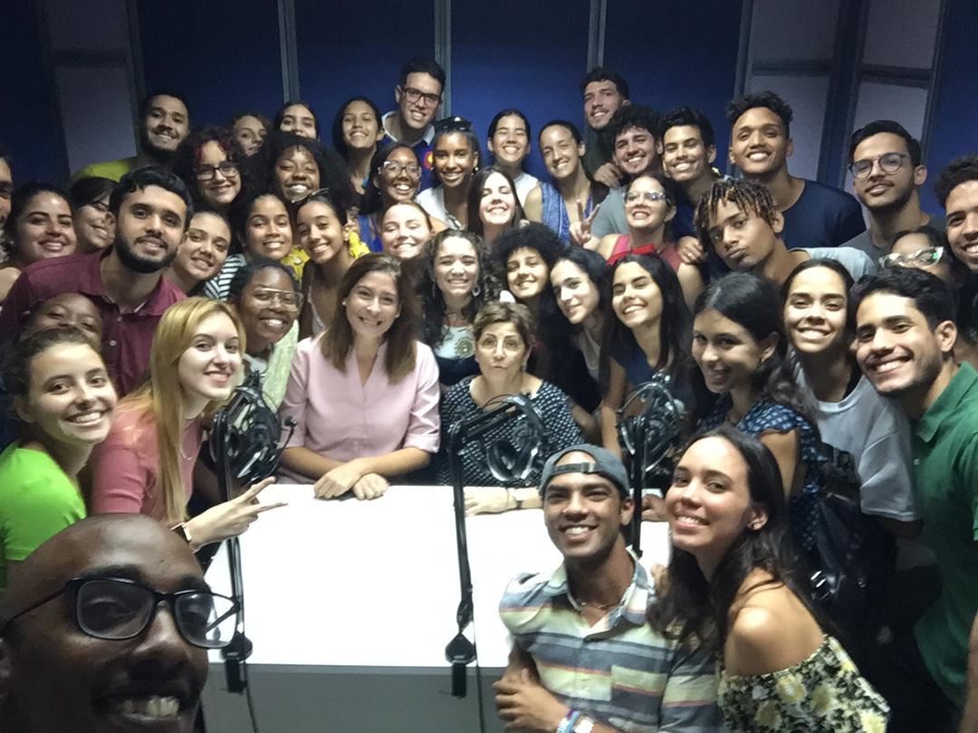 Estudiantes de periodismo celebran el Día Mundial de la Radio desde el aula