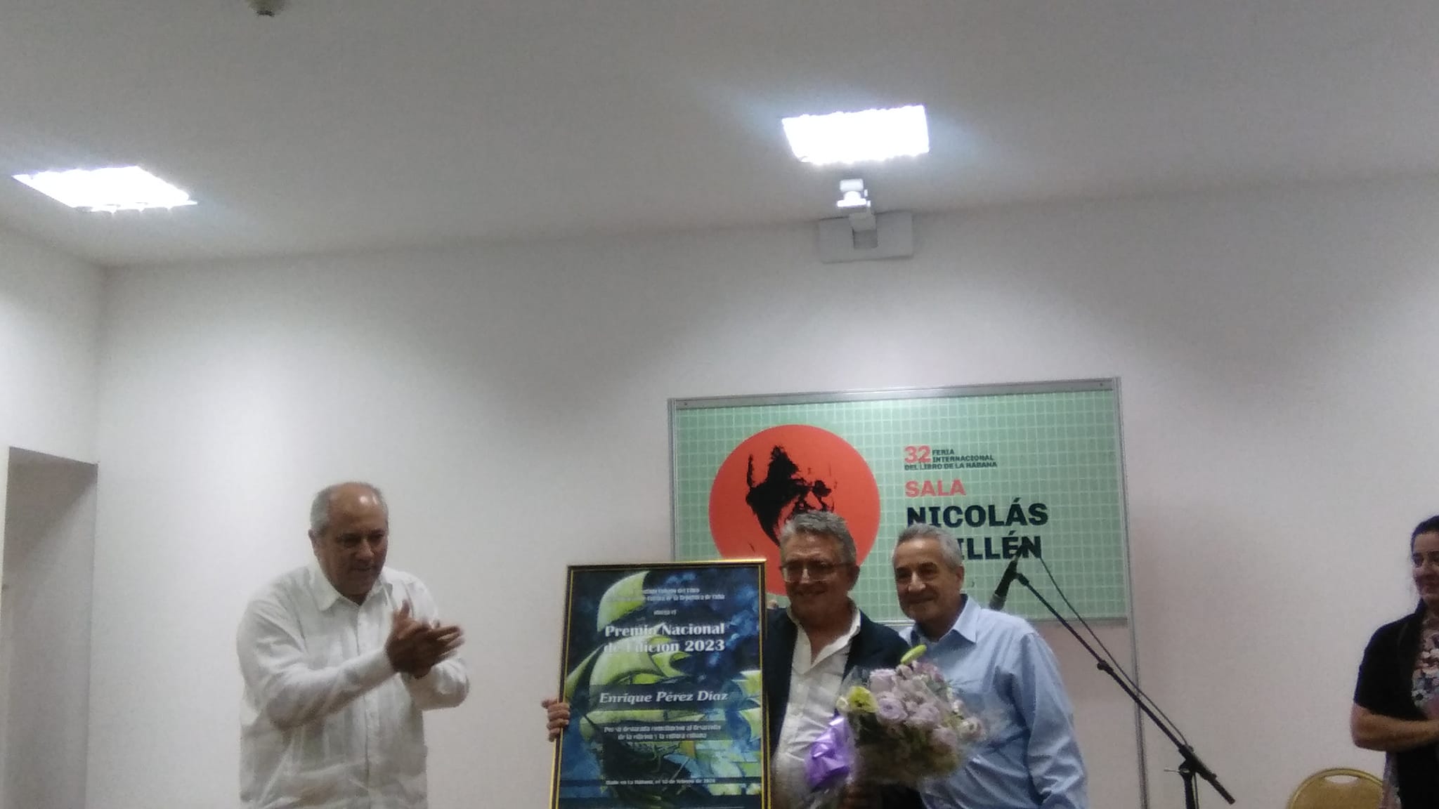Conceden Premio Nacional de Edición 2023 en feria literaria cubana