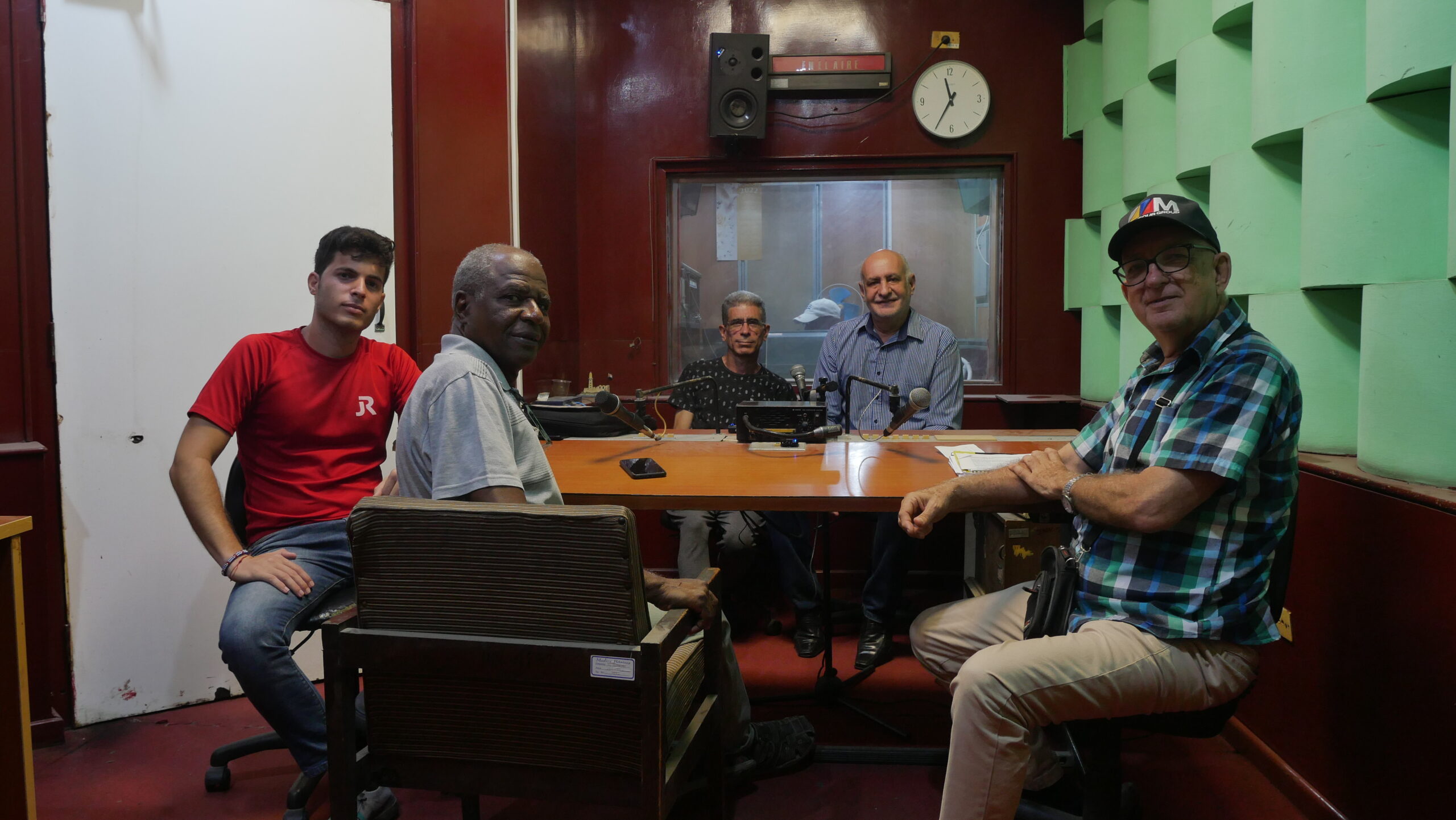 "Hablemos a lo cortico" sobre los programas de transformación social