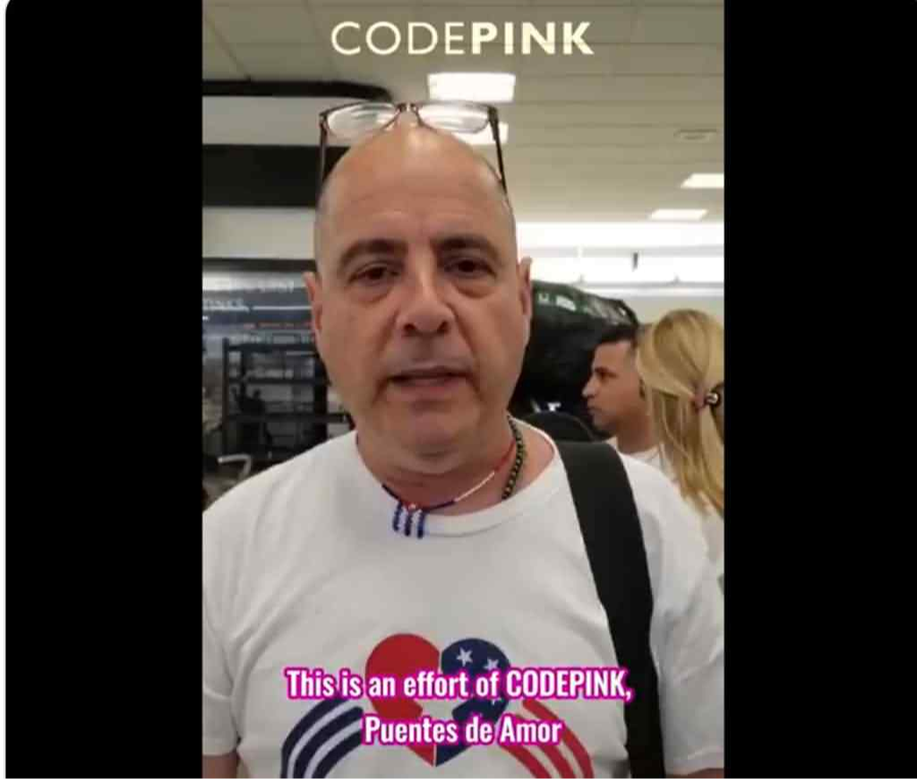 Coordinador de Puentes de Amor, Carlos Lazo