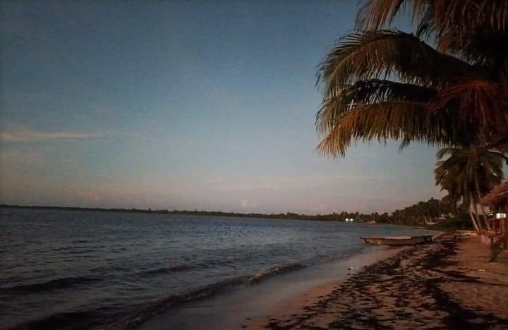 amanecer en playa de Cuba