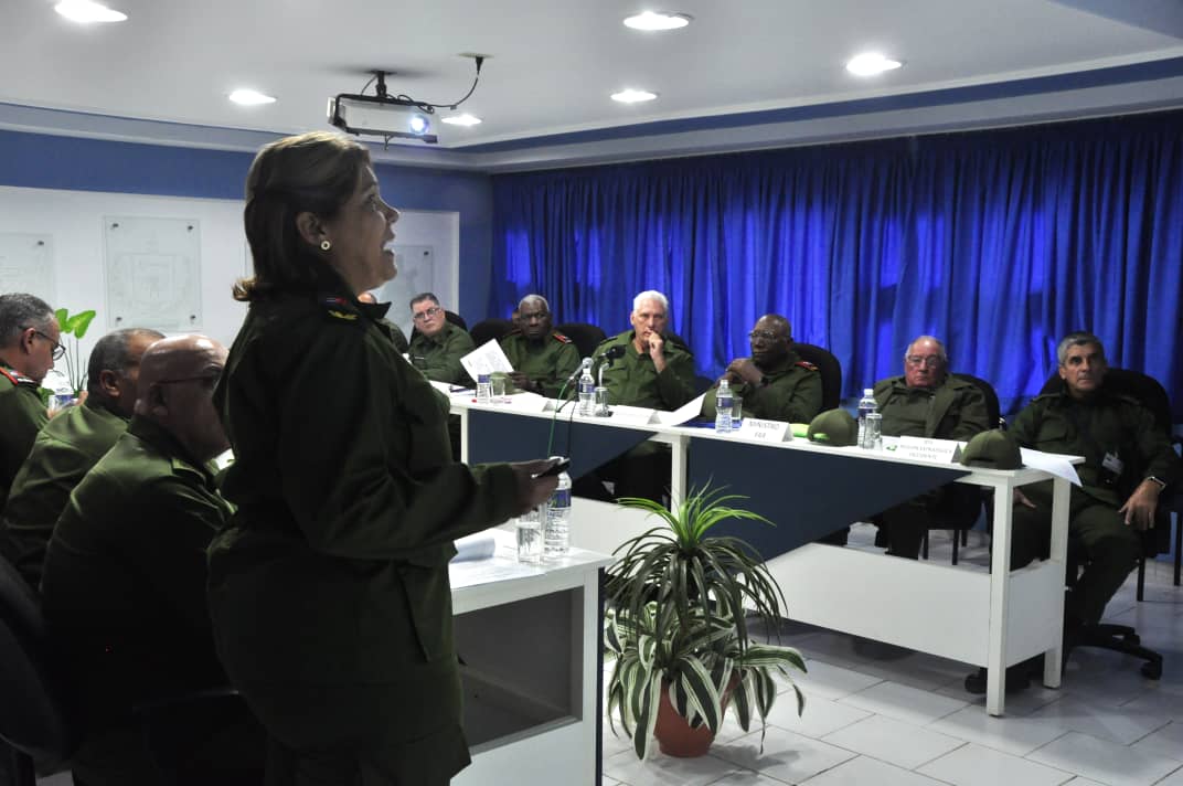 Puntualiza planes para la defensa de Mayabeque el Presidente del Consejo Defensa Nacional Miguel Díaz Canel Bermúdez