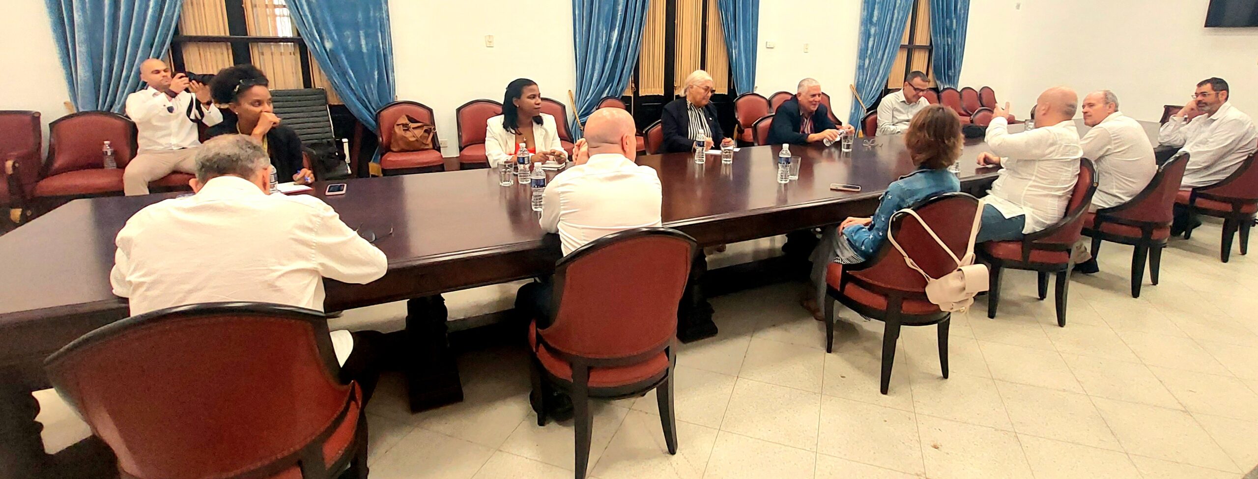 Reciben a juristas y magistrados de la Suprema Corte Constitucional de España