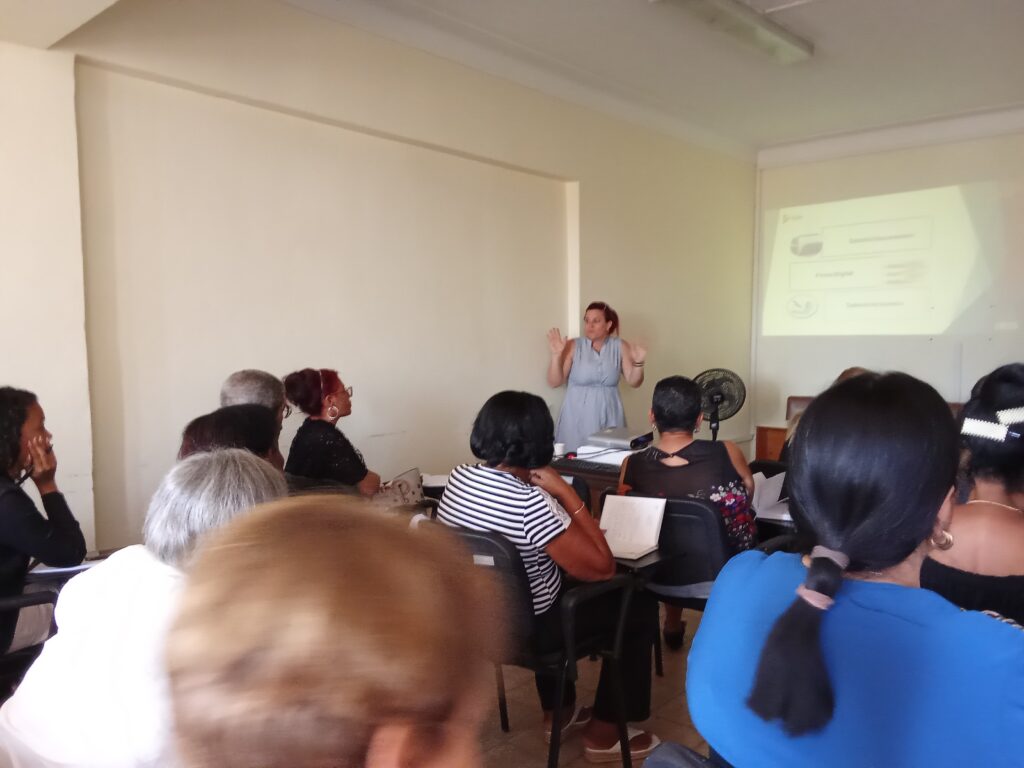 Sesiona Taller Metodológico del Centro de Estudios Laborales y de Seguridad Social a directivos y especialistas del país