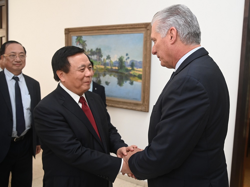 Díaz-Canel y delegación del Partido Comunista de Vietnam