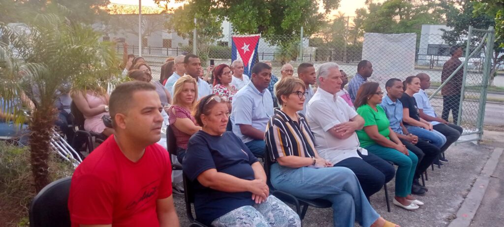 Asistió Miguel Díaz Canel a Barrio Debate Cederista en La Habana