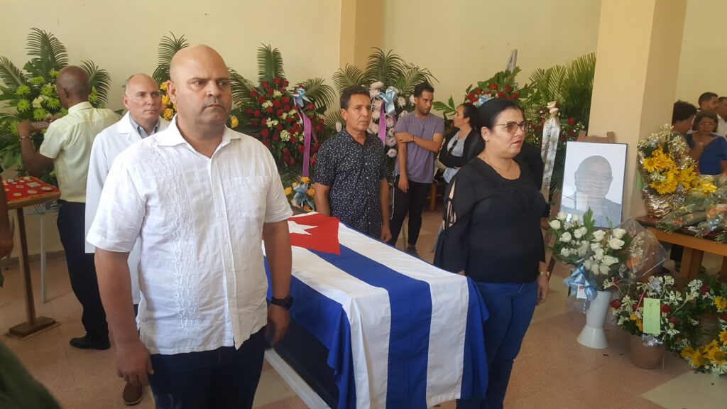 homenaje a Armando caballero