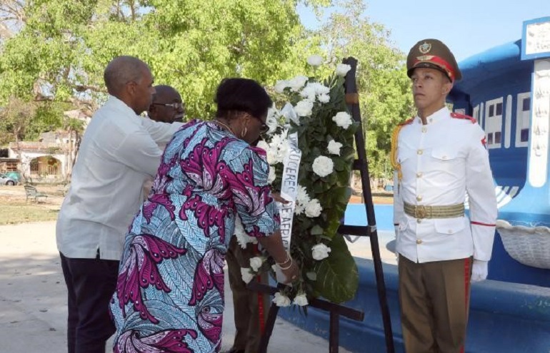 Tributo en Cuba al Día de África