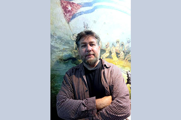 El destacado escultor villaclareño Mario Fabelo Estrada acaba de alzarse con el premio "Telesur en tus manos"