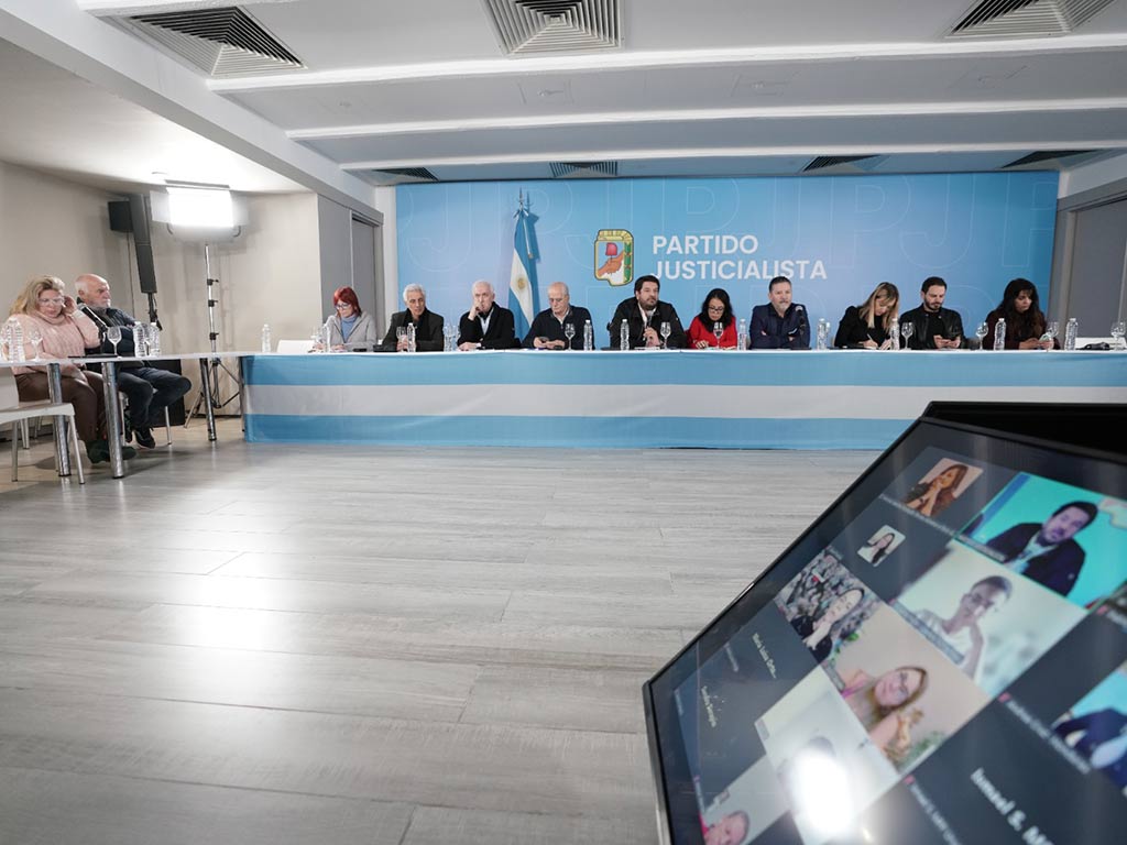 Más de 100 dirigentes de docenas de países manifestaron su apoyo a Cristina Fernández y rechazaron la condena carcelaria y proscripción que enfrenta hoy la expresidenta de Argentina.