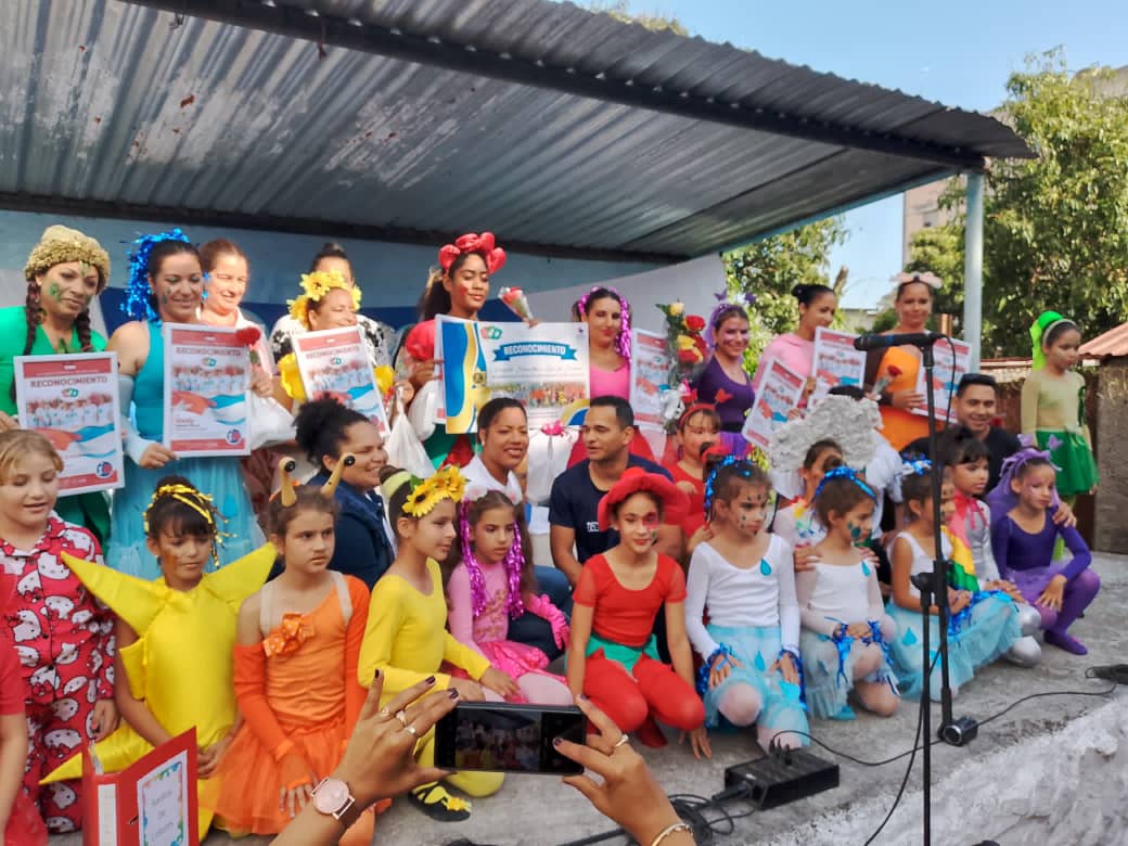 Brigada de Instructores de Arte por un verano «siempre joven»