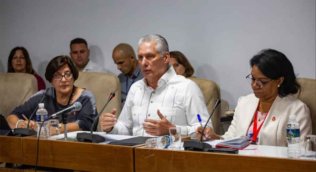 Participa Presidente Miguel Díaz Canel en debate parlamentario sobre derechos de la mujer.