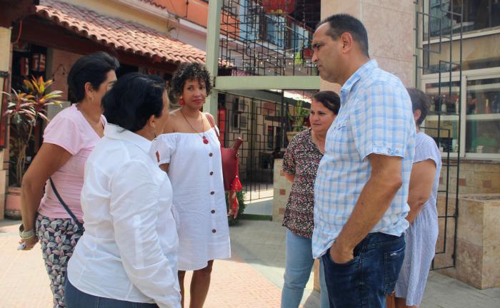 Autoridades de La Habana recorren proyectos sociales y productivos