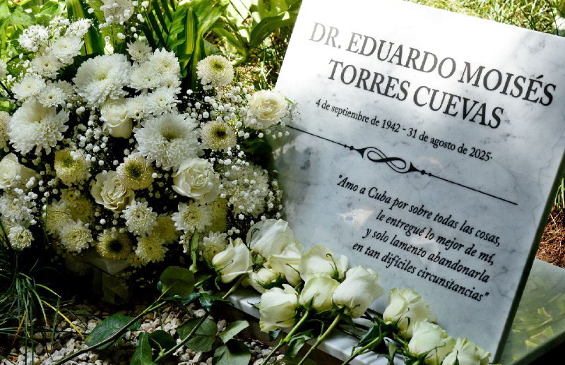 Cenizas de Eduardo Torres Cuevas