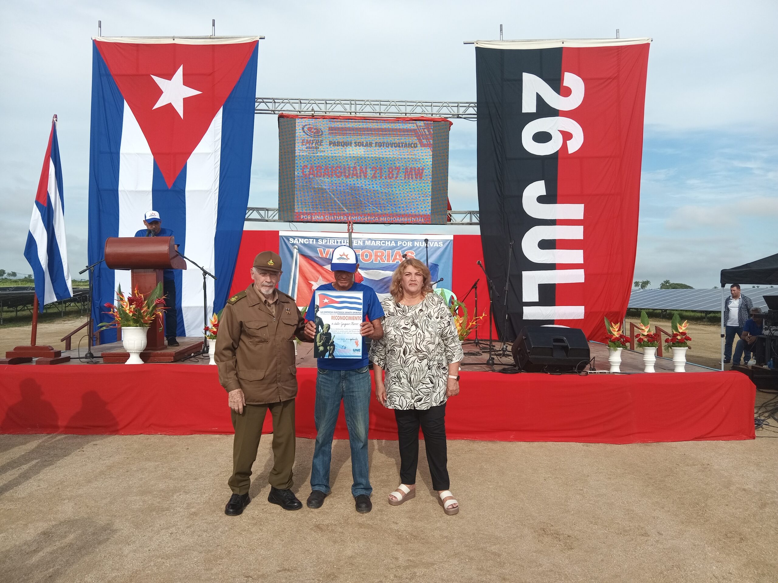 Inaugura Ramiro Valdés Parque Solar Fotovoltaico Cabaiguán