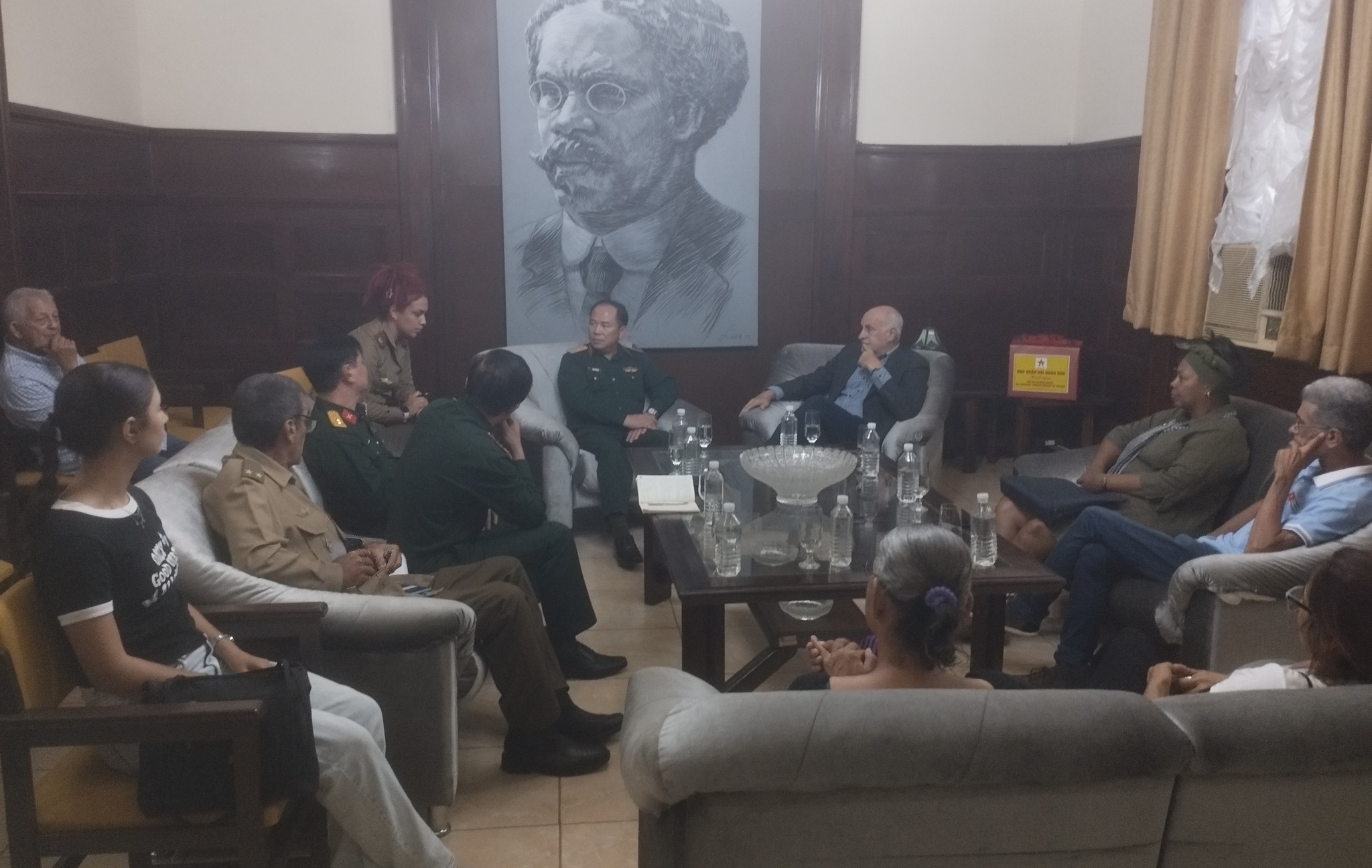 Visita Cuba delegación del Periódico Ejército Popular de Viet Nam