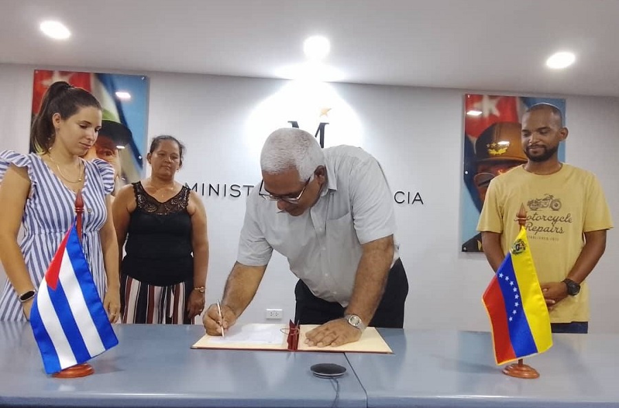 Trabajadores del Ministerio de Justicia patentizan solidaridad con Venezuela