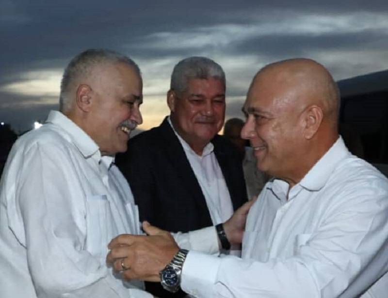Roberto Morales Ojeda, Miembro del Buró Político y Secretario de Organización del CCPCC y Dagoberto Rodriguez Borrero, Embajador de Cuba en Venezuela