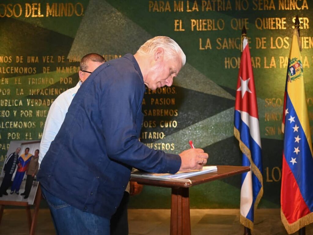 Firma Díaz-Canel declaración de respaldo a la República Bolivariana de Venezuela