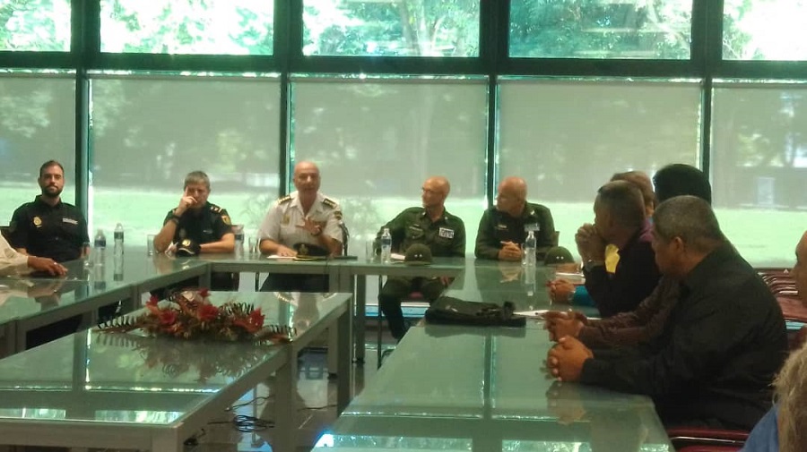 oficiales de la Dirección General de la Policía de España