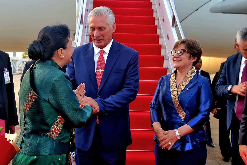 Llega el presidente Díaz-Canel a Laos