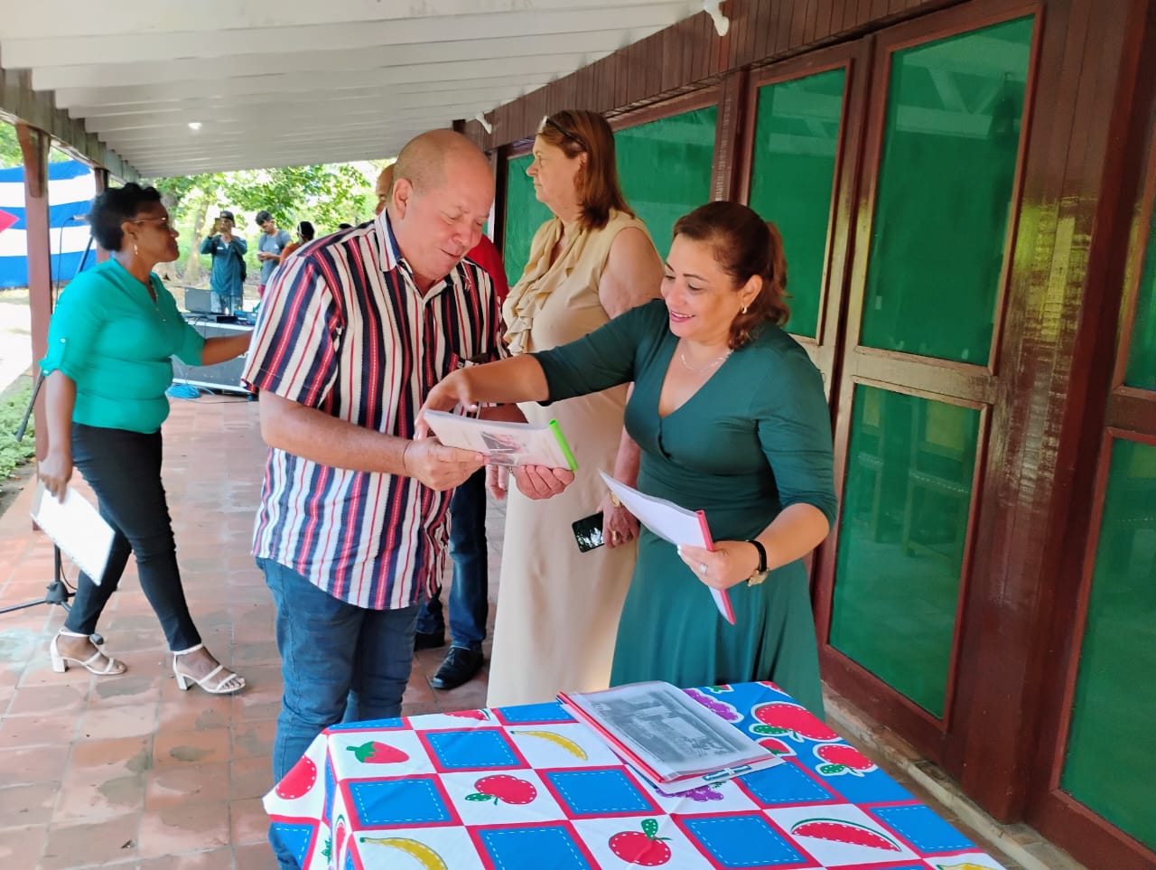 compromisos de trabajo de directivos del Comercio en Villa Clara
