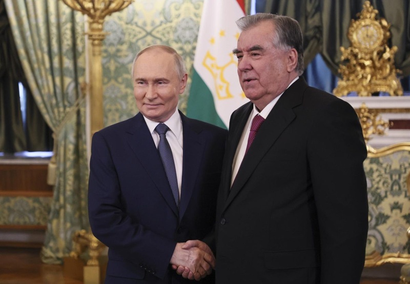 Putin y Rajmon abordan próxima visita de estado a Tayikistán