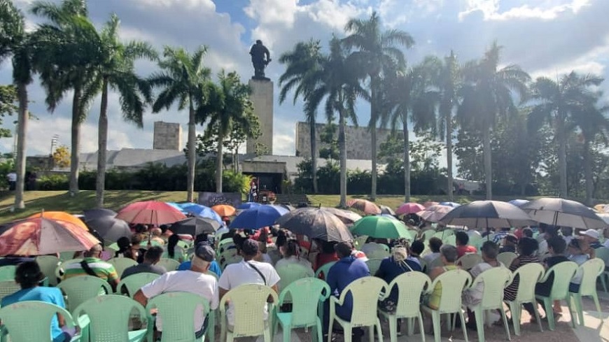 Evocan histórica presencia de Fidel en la plaza del Che en Santa Clara