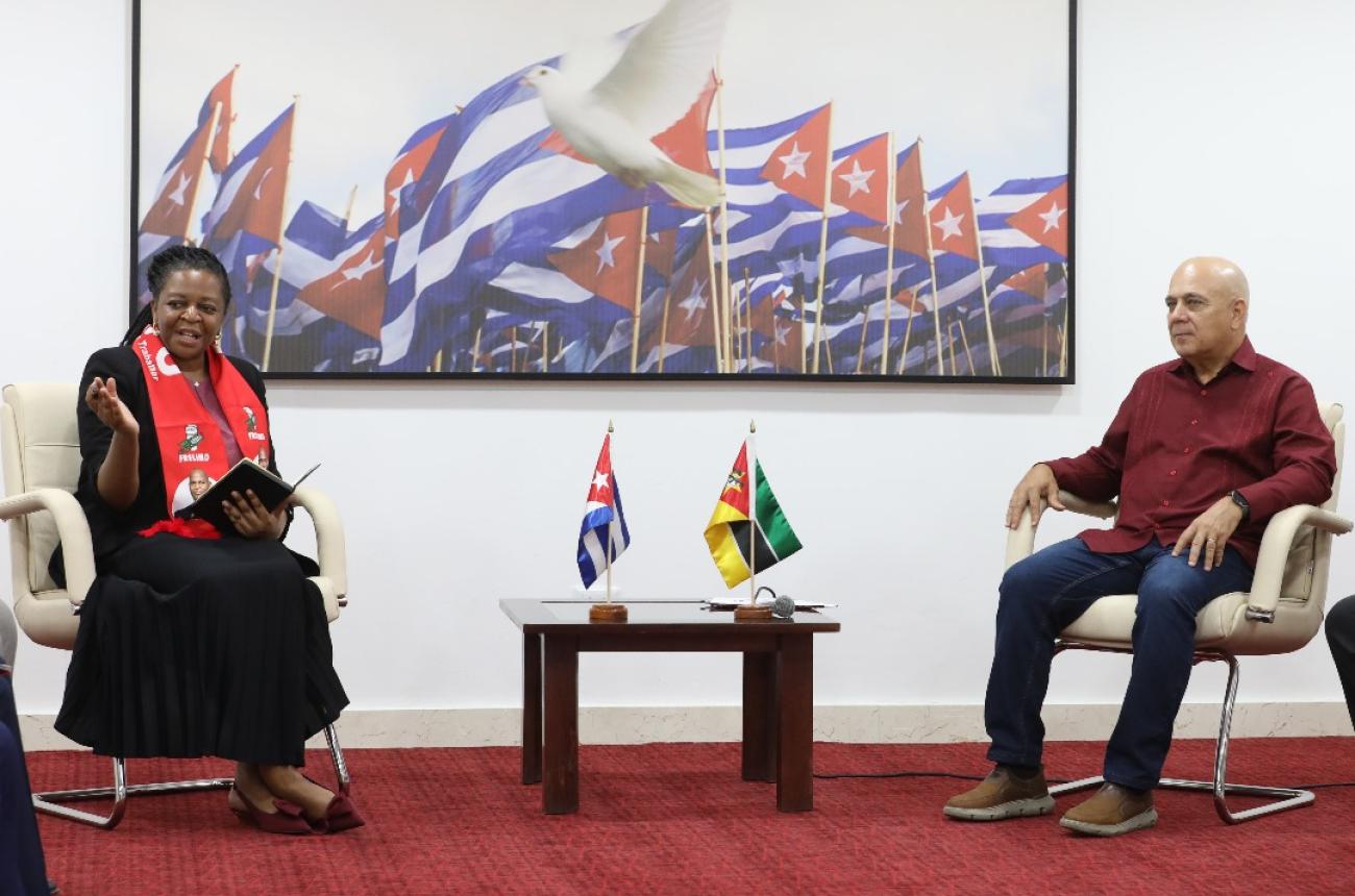 Firman Cuba y Mozambique acuerdo para cooperación interpartidista