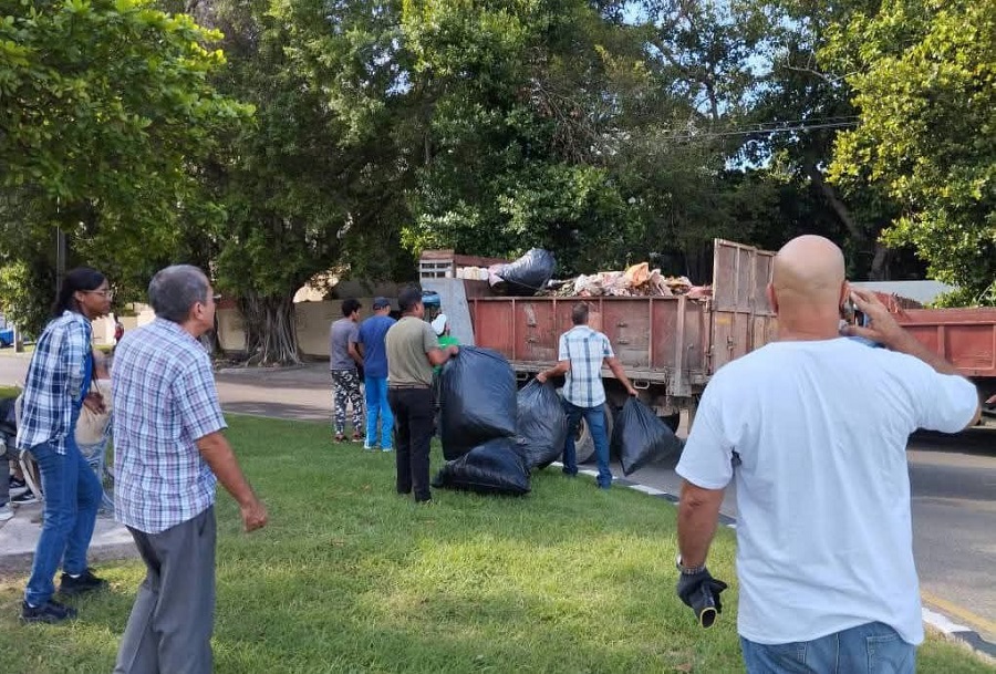 Díaz-Canel chequea por segundo día consecutivo acciones de apoyo a La Habana