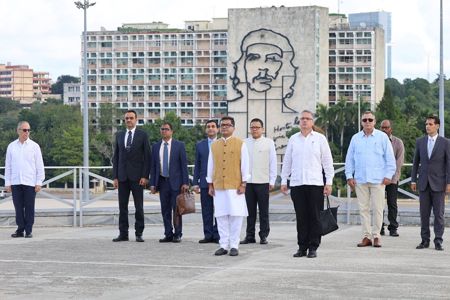 Visita de canciller indio