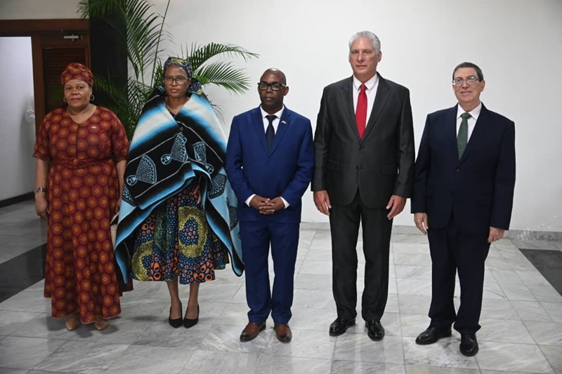 Díaz-Canel a once nuevos embajadores: «Cuba apoyará el éxito de su misión»