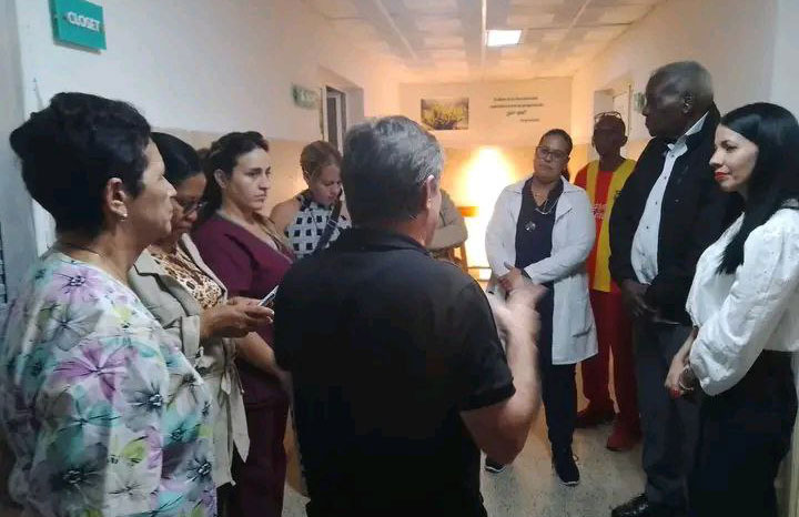 Esteban Lazo Hernández, presidente de la Asamblea Nacional del Poder Popular (ANPP) y del Consejo de Estado, visitó hoy el Hospital Provincial Clínico Quirúrgico Docente Faustino Pérez, en Matanzas.