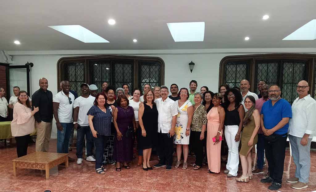 Cubanos residentes en Chile por aumentar vínculos y apoyo a su país