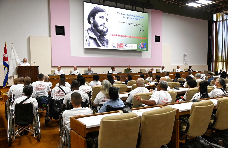 Ratifica Presidente Díaz-Canel apoyo del Partido y el Gobierno a personas con discapacidad