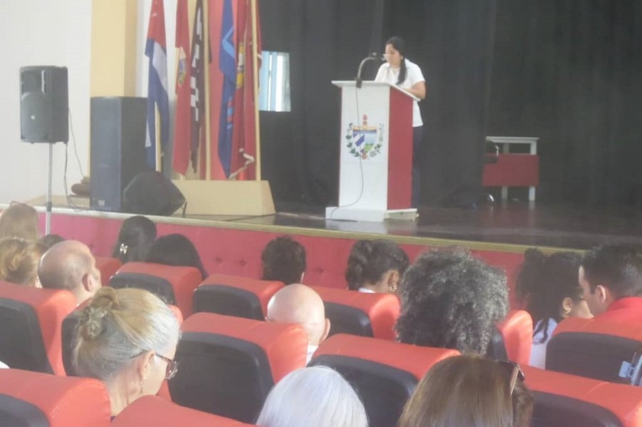 Realizan instituciones docentes acto de solidaridad con Venezuela