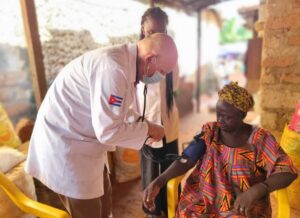 Médicos cubanos rechazan medidas de Donald Trump contra Cuba