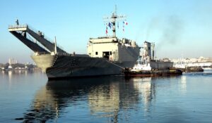 En puerto cubano ayuda procedente de México