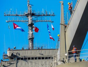 En puerto de La Habana, segundo envío marítimo de ayuda procedente de México