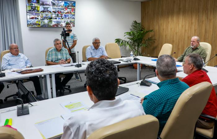 Llama Marrero Cruz a elevar combate contra el robo de combustible